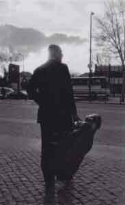 Carlos Prieto de espaldas